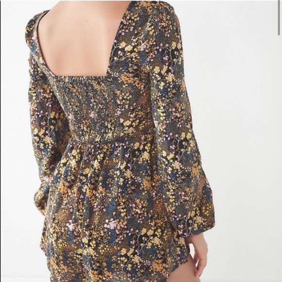 Urban Outfitters | Paulina Floral Smocked Romper - Picture 2 of 9